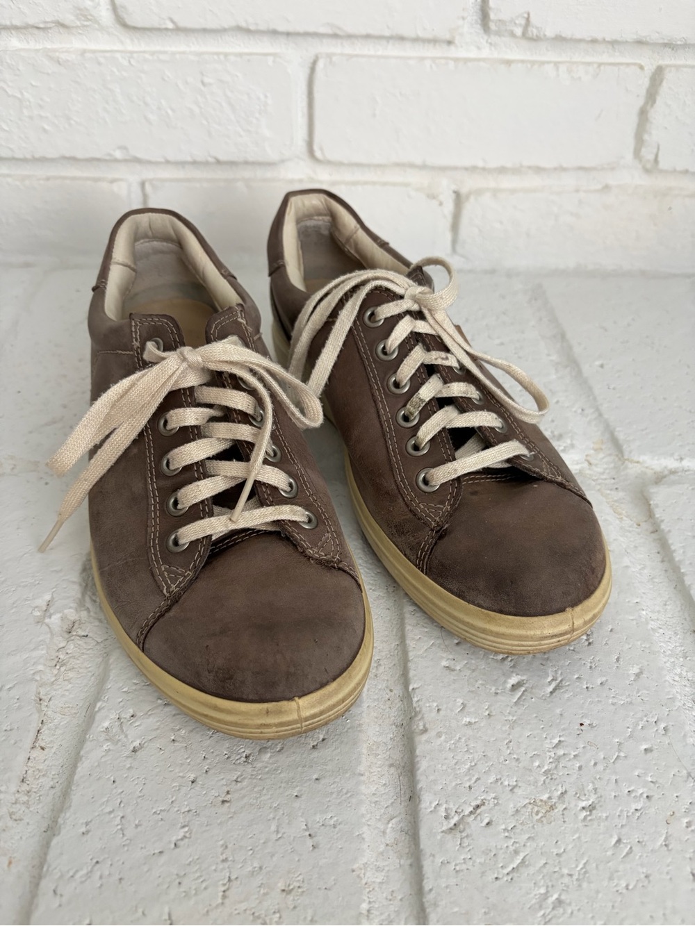 Ecco Brown Leather Sneakers with Cream Laces